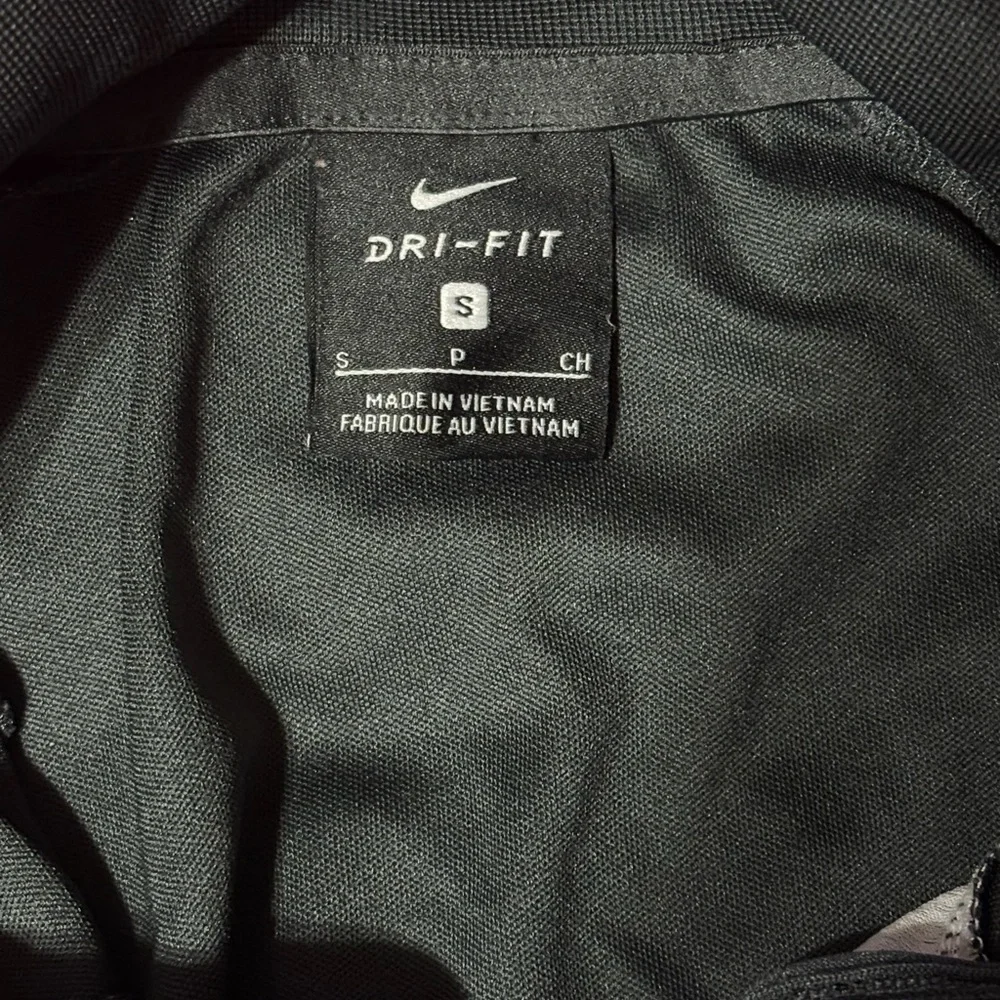 Nike Kids Black and Gray sweater/jacket